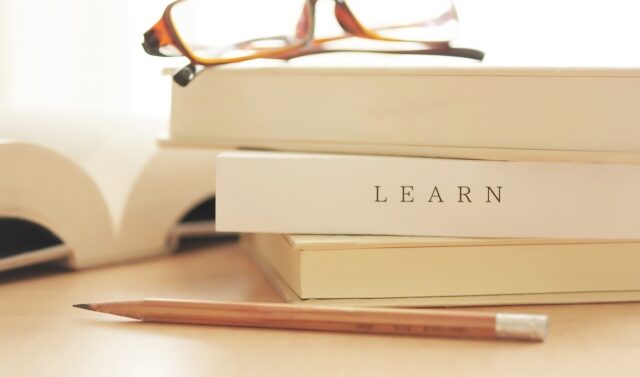 一度学んだことを忘れずに新しいことを学ぶには？深層学習における継続学習入門